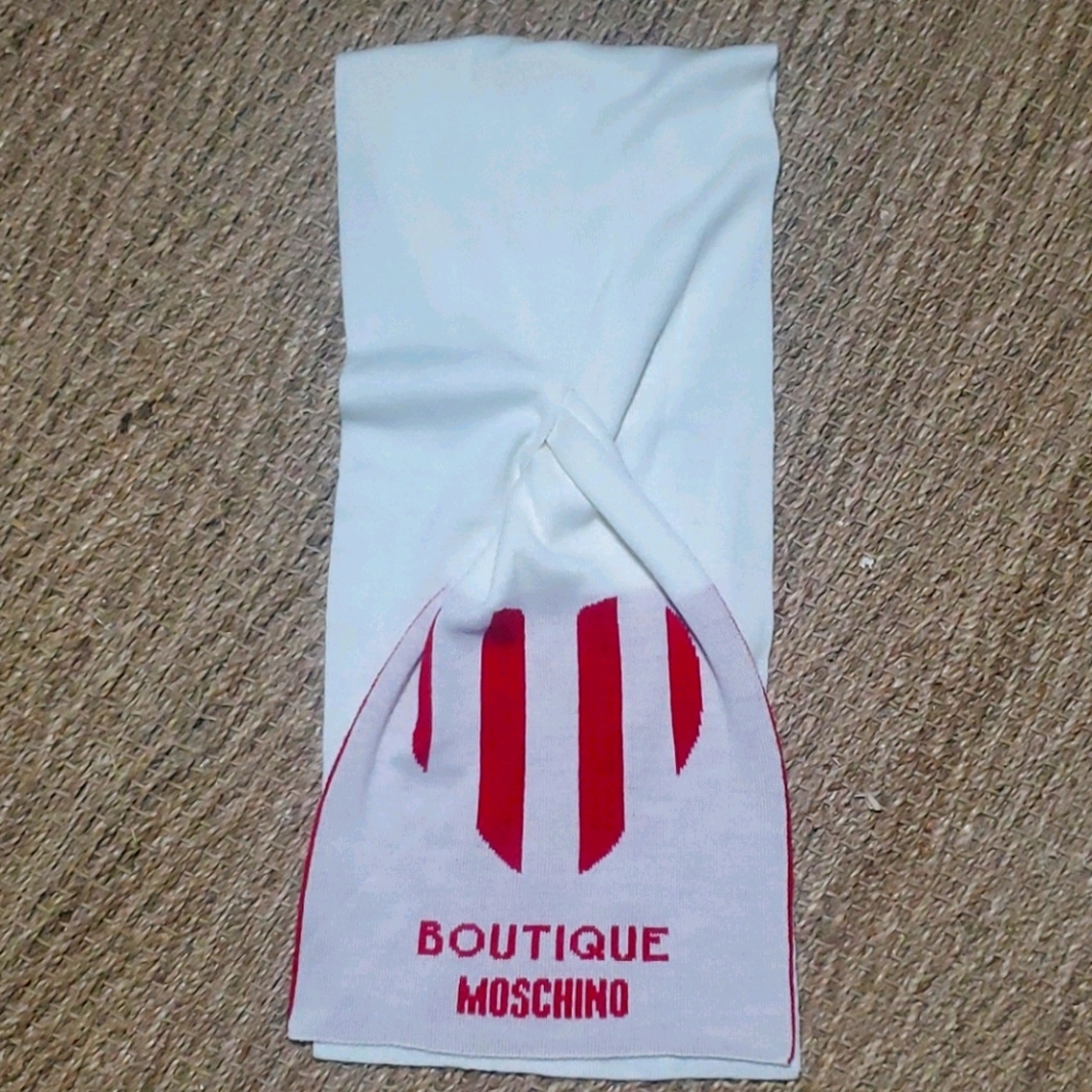 Moschino scarf
